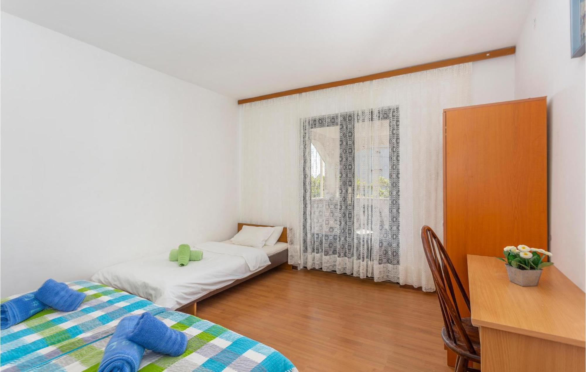 Gorgeous Apartment In Pinezici With Kitchen エクステリア 写真